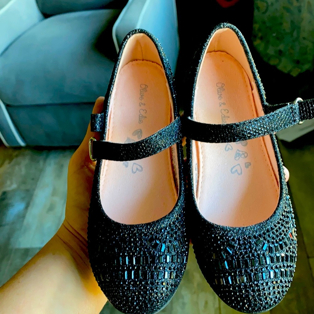 Beautiful holiday shoe.